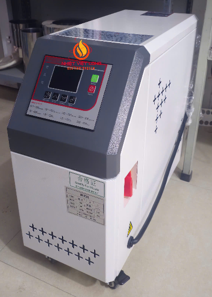  BỘ ĐIỀU KHIỂN NHIỆT ĐỘ NƯỚC - DẦU CHO KHUÔN ÉP NHỰA